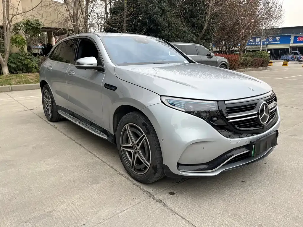 Mercedes-Benz EQC — фото 10