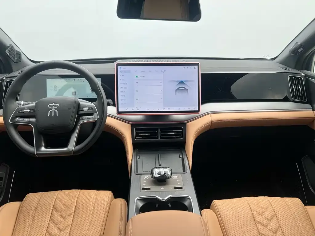 BYD L DM-i — фото 10