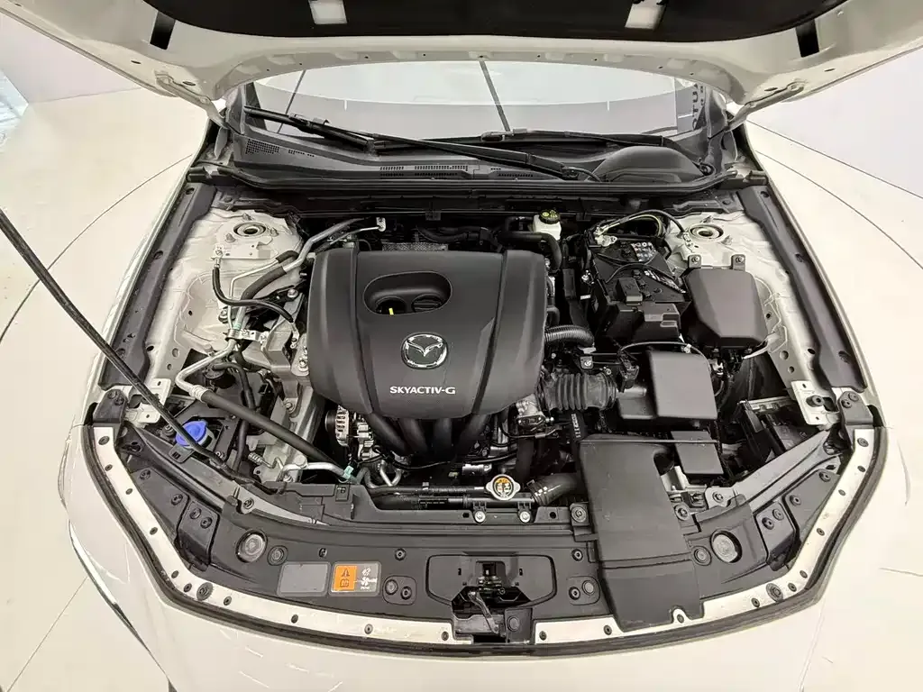 Mazda 3 Axela — фото 4