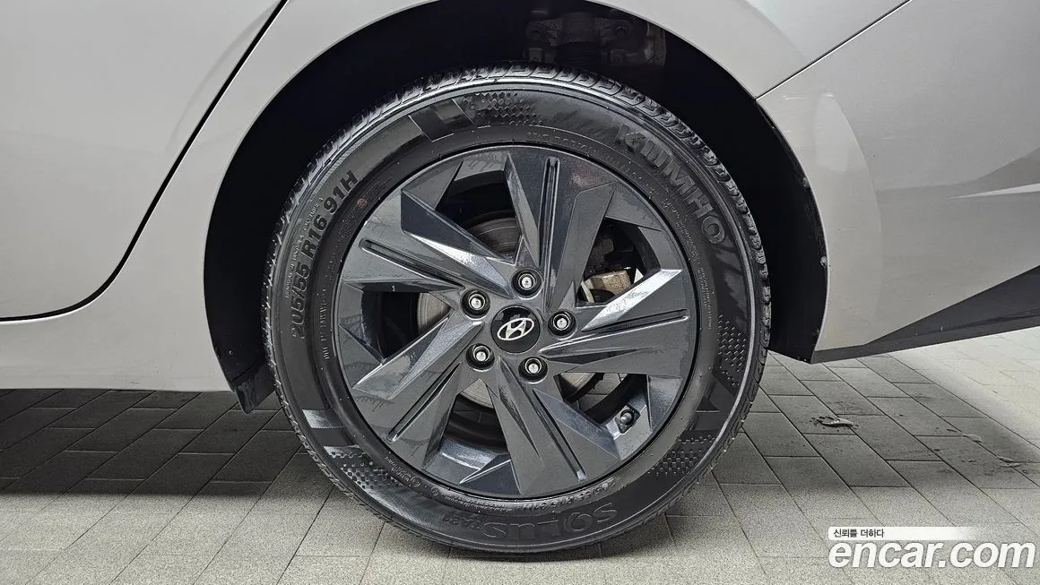 Hyundai AVANTE — фото 3