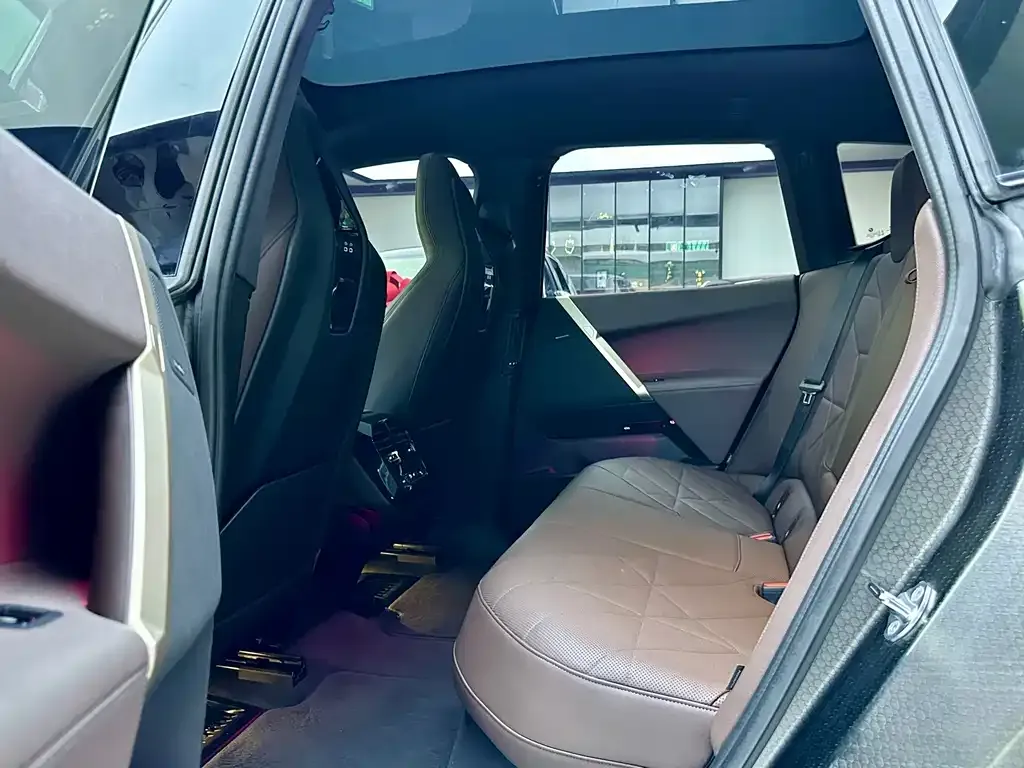 BMW iX — фото 10