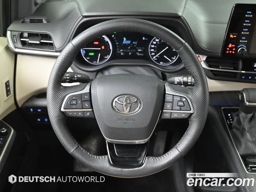 Toyota Sienna — фото 2