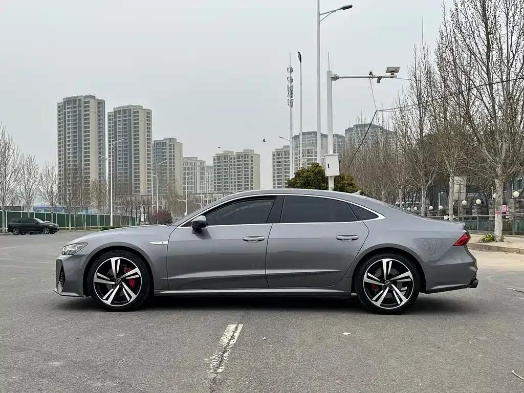 Audi A7L — фото 5