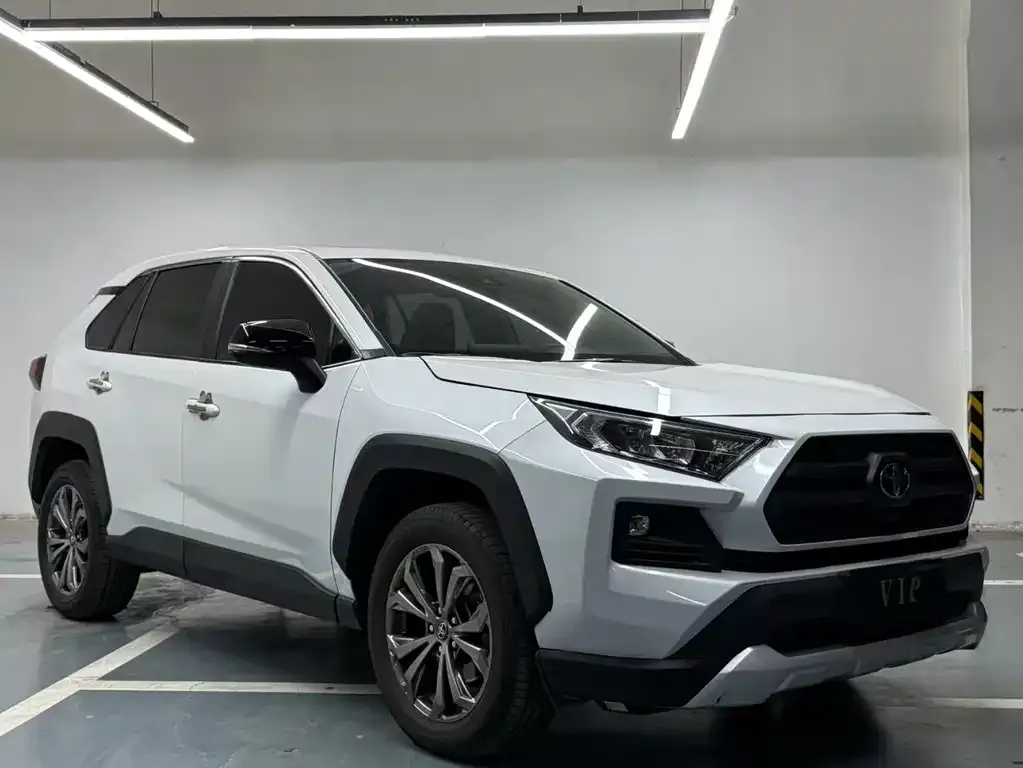 Toyota RAV4 — фото 3