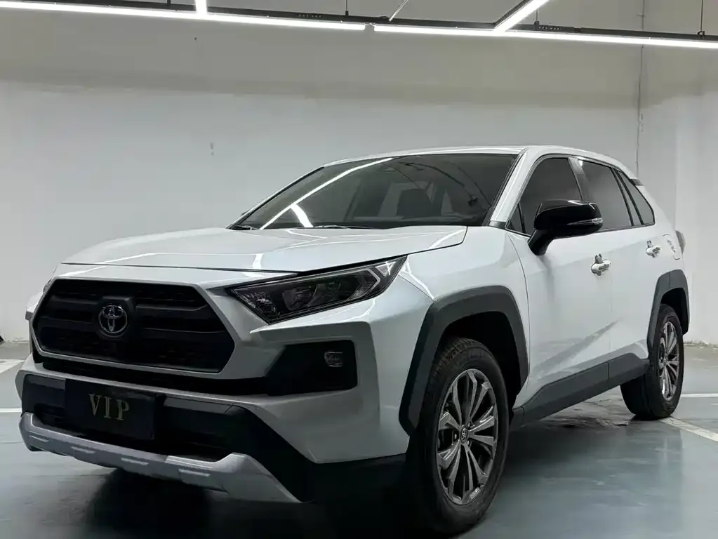 Toyota RAV4 — фото 4