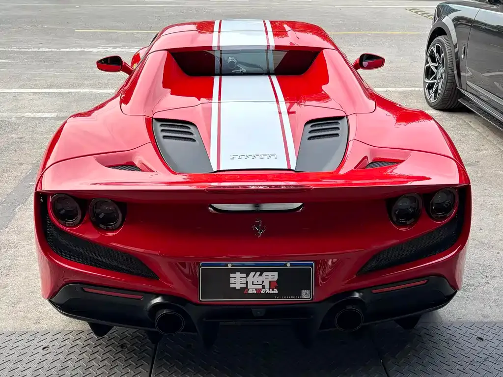 Ferrari F8 — фото 10