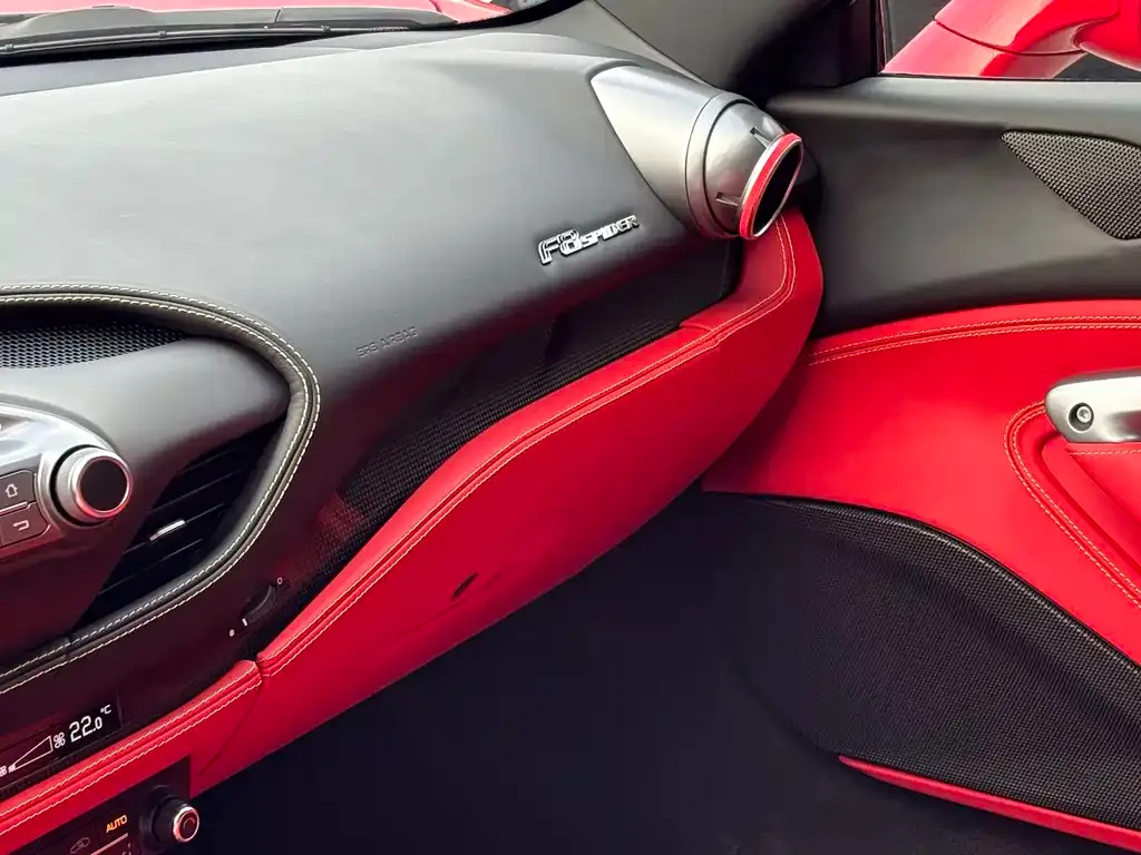 Ferrari F8 — фото 5