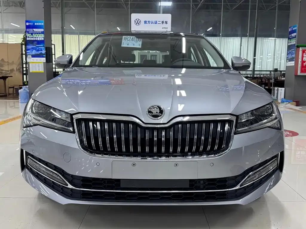 Skoda Superb — фото 2