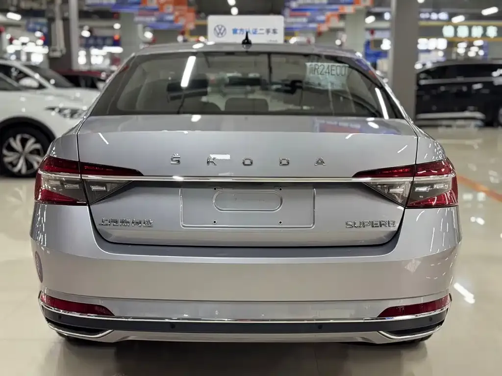 Skoda Superb — фото 6