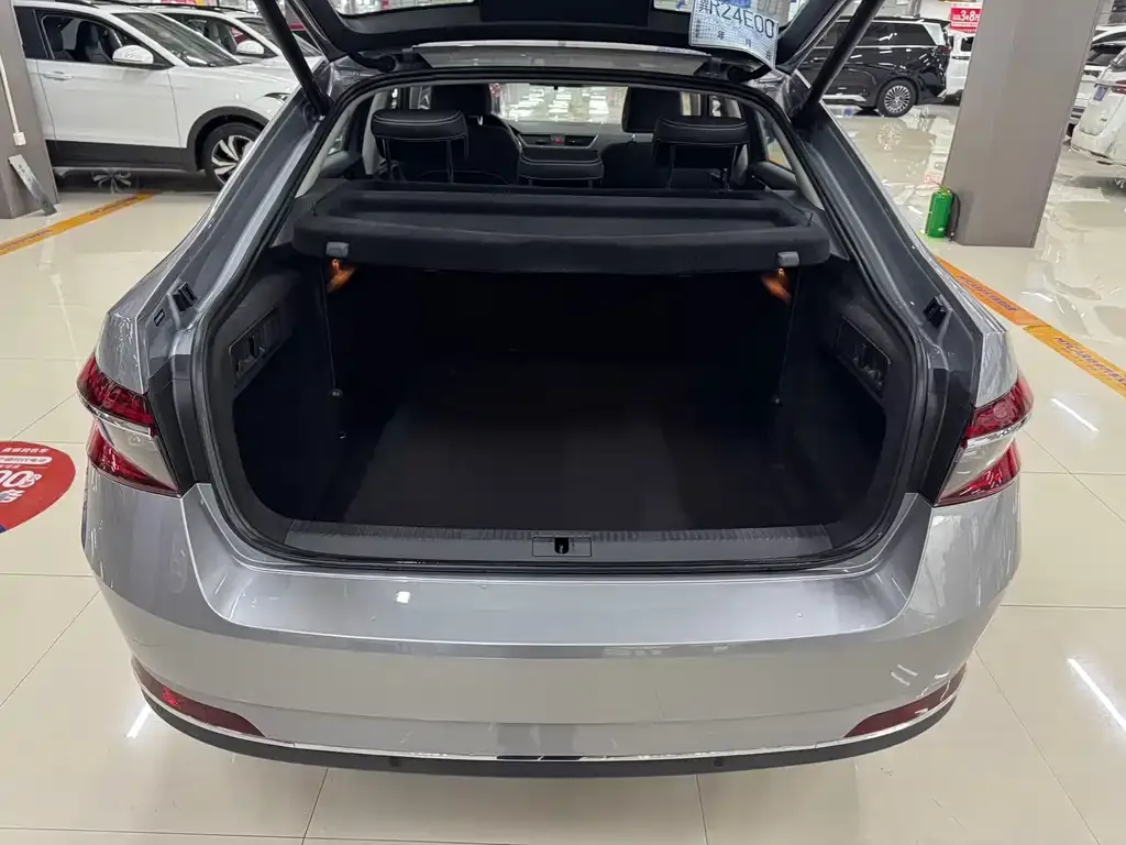 Skoda Superb — фото 5