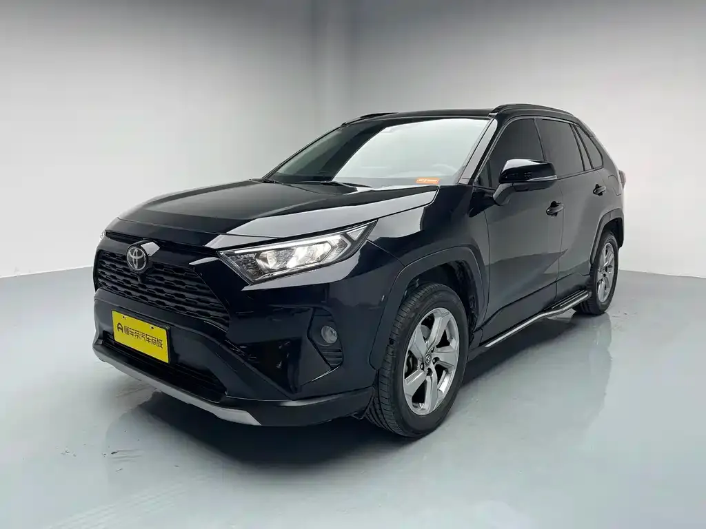 Toyota RAV4 — фото 6