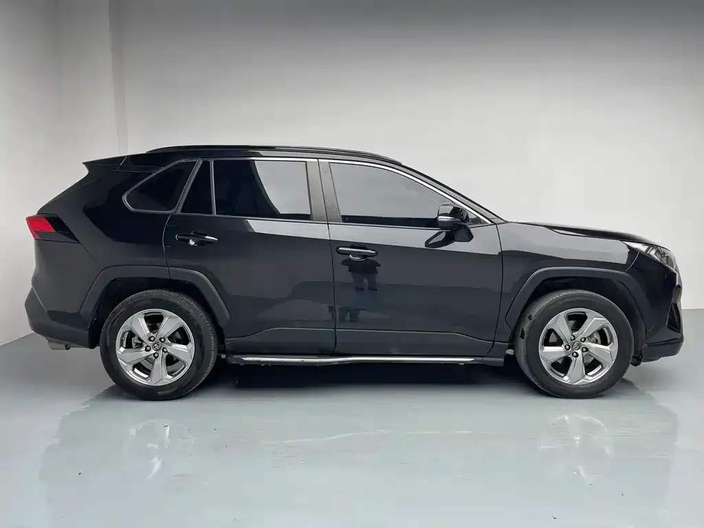 Toyota RAV4 — фото 2