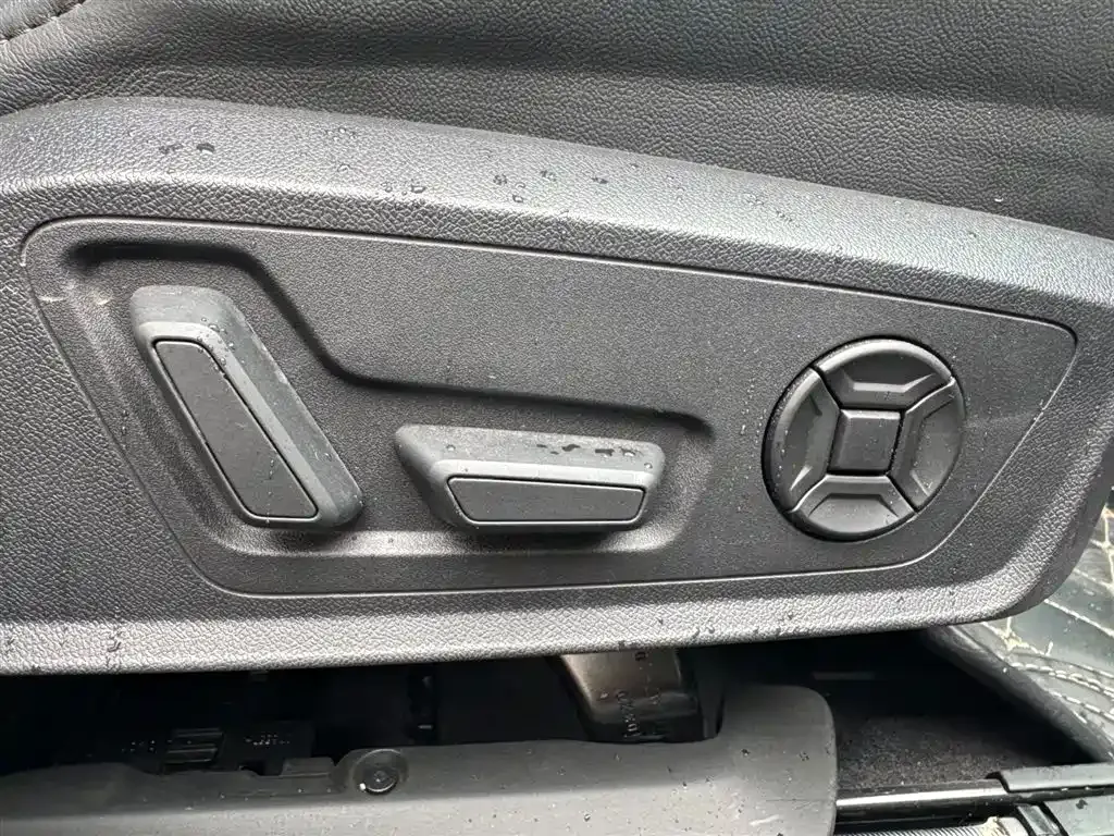 Audi A6L New Energy — фото 10