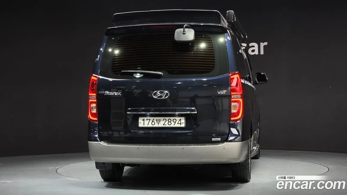 Hyundai Starex — фото 2