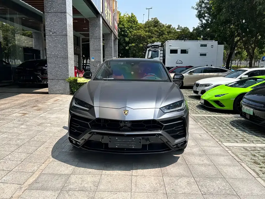 Lamborghini Urus — фото 6