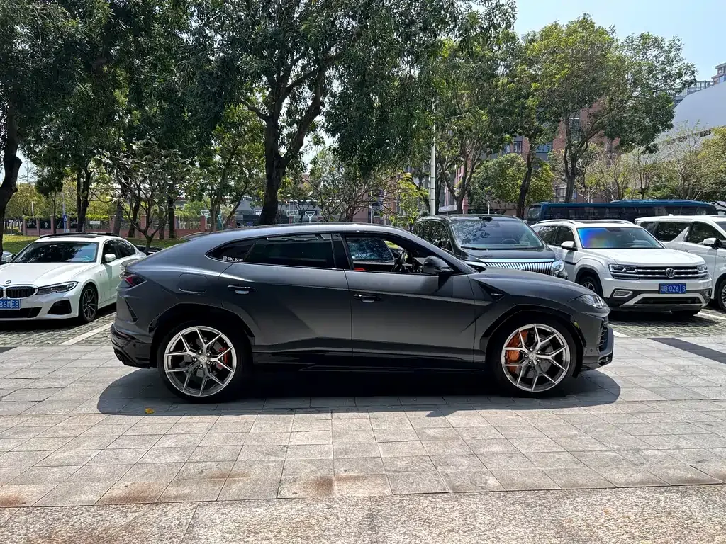 Lamborghini Urus — фото 7