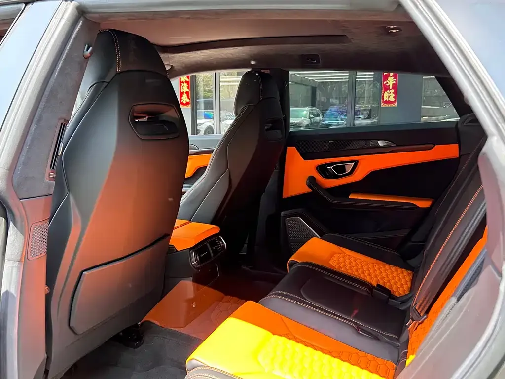 Lamborghini Urus — фото 3