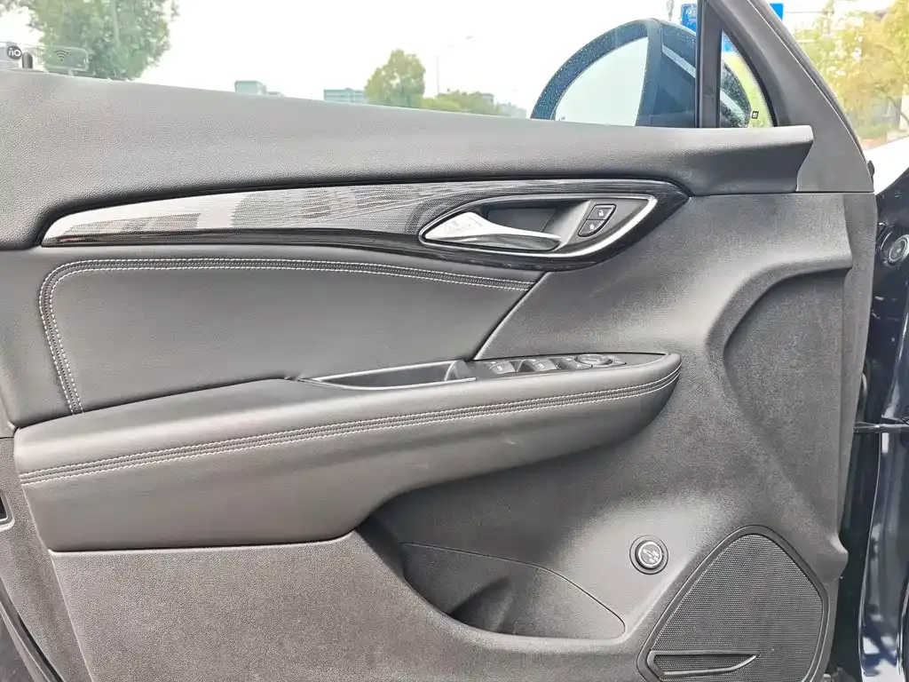 Buick Envision Plus — фото 3