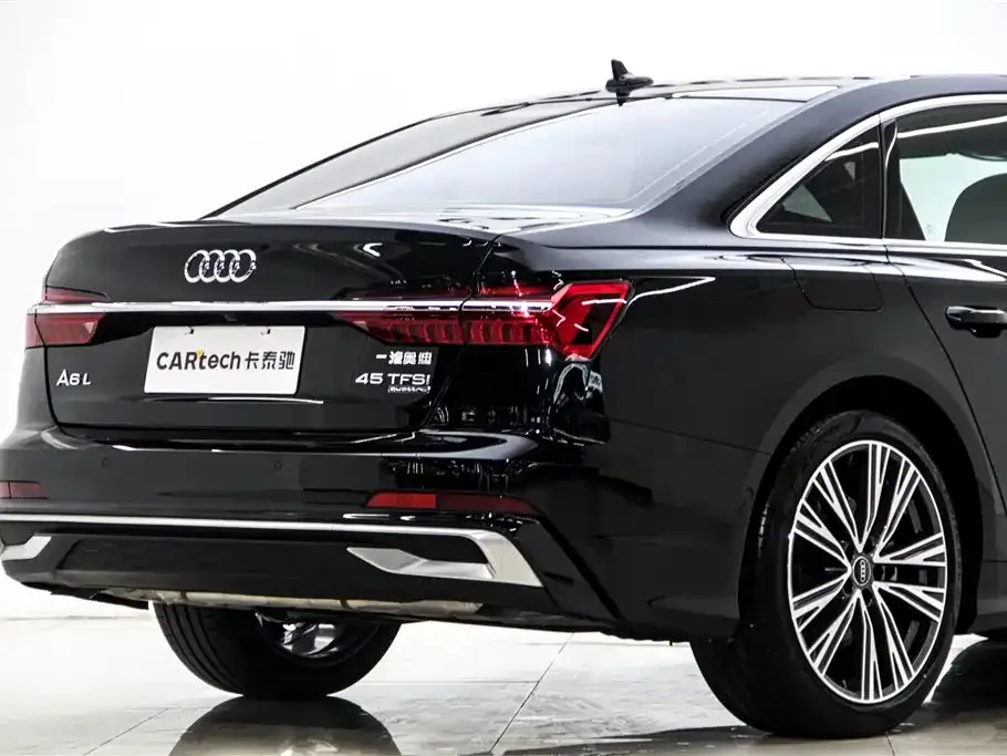 Audi A6L — фото 10