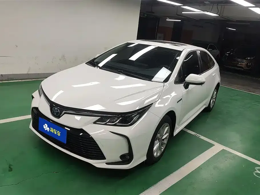 Toyota Corolla — фото 1