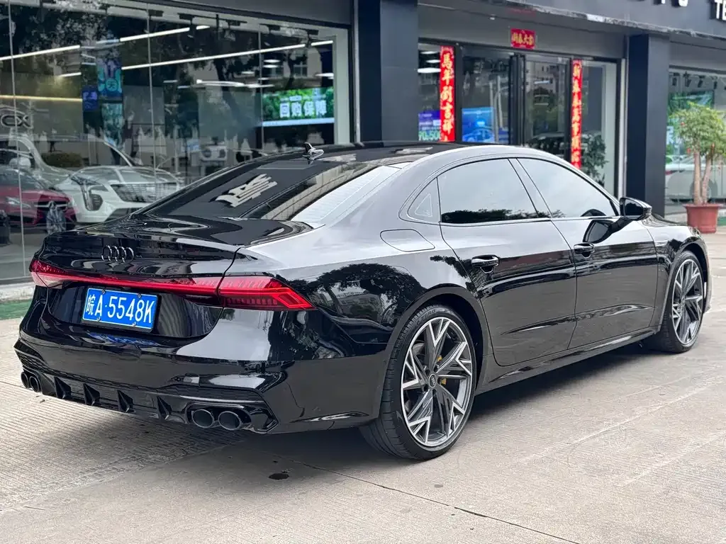 Audi A7L — фото 4