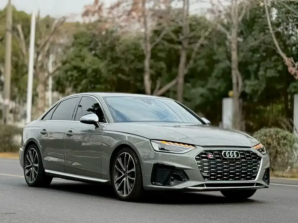 Audi S4 — фото 8