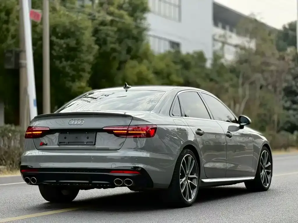 Audi S4 — фото 9