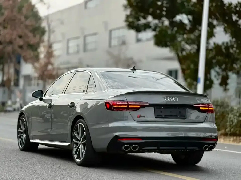 Audi S4 — фото 2