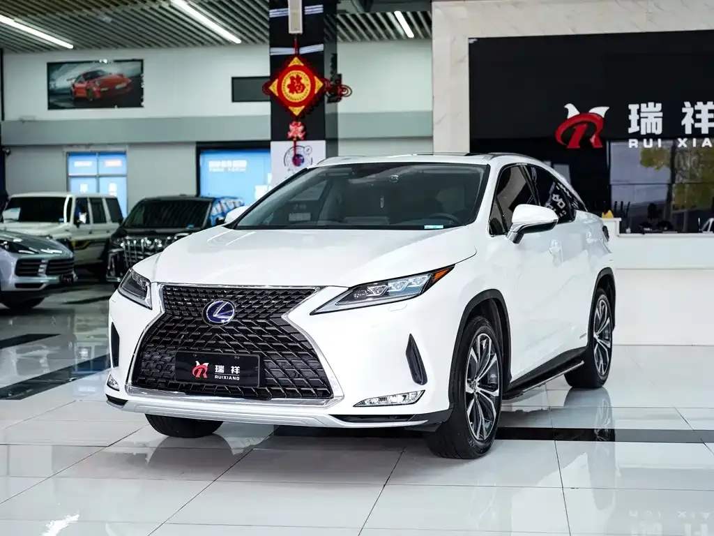 Lexus RX — фото 1