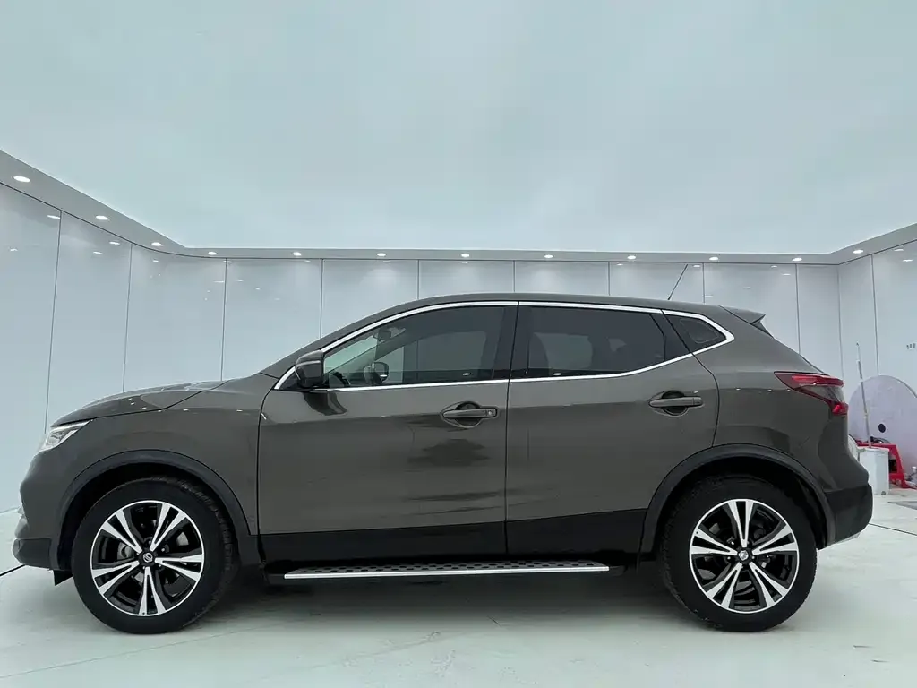 Nissan Qashqai — фото 8