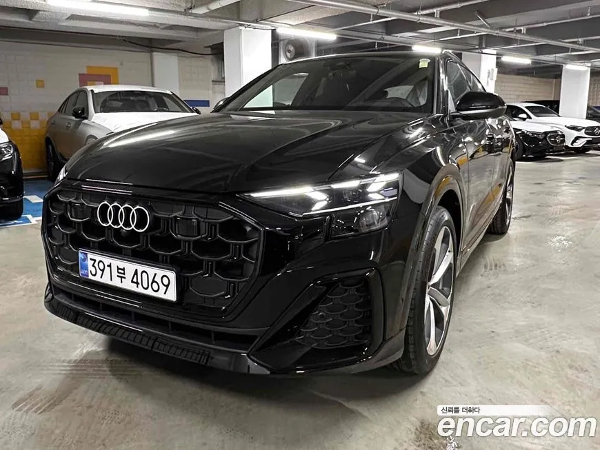 Audi Q8 — фото 1