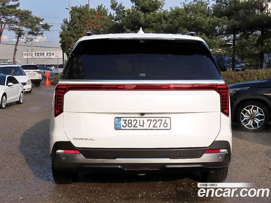 Kia Carnival — фото 10