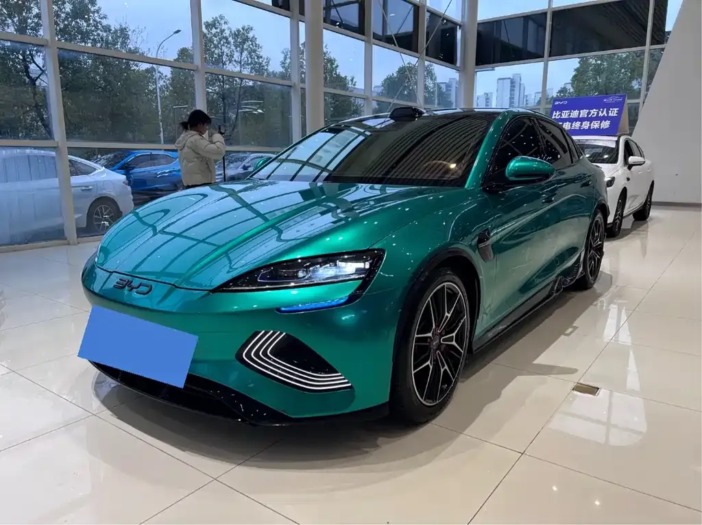 BYD Seal — фото 1