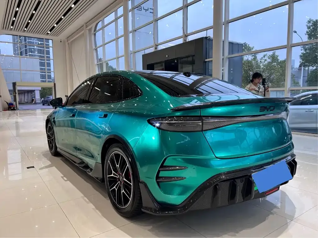 BYD Seal — фото 8