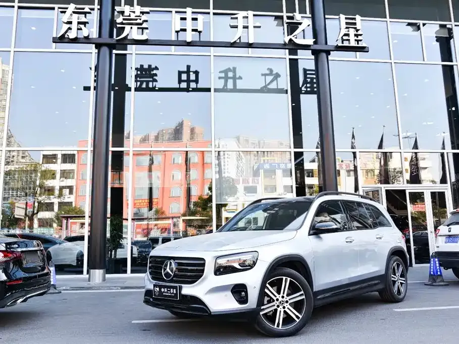 Mercedes-Benz GLB — фото 1