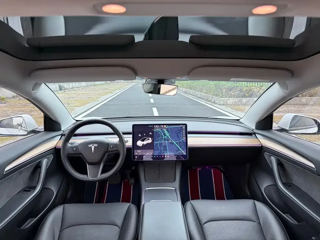 Tesla Model 3 — фото 9