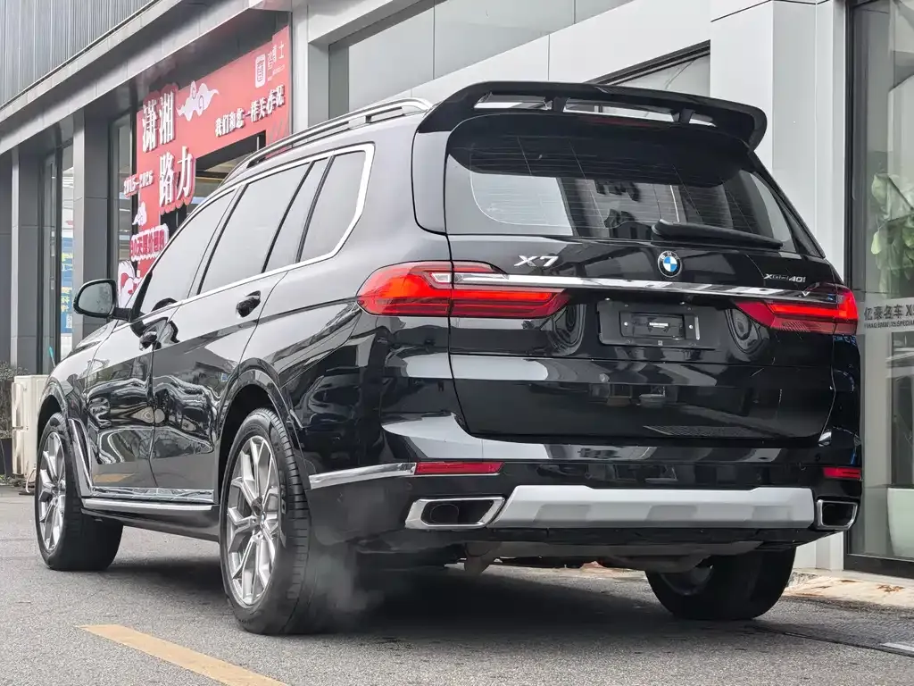 BMW X7 — фото 7