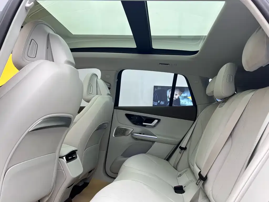 Mercedes-Benz EQE SUV — фото 4