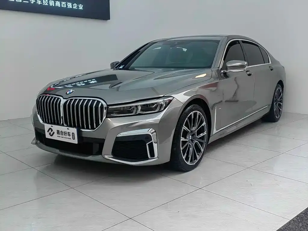 BMW 7 Series — фото 1