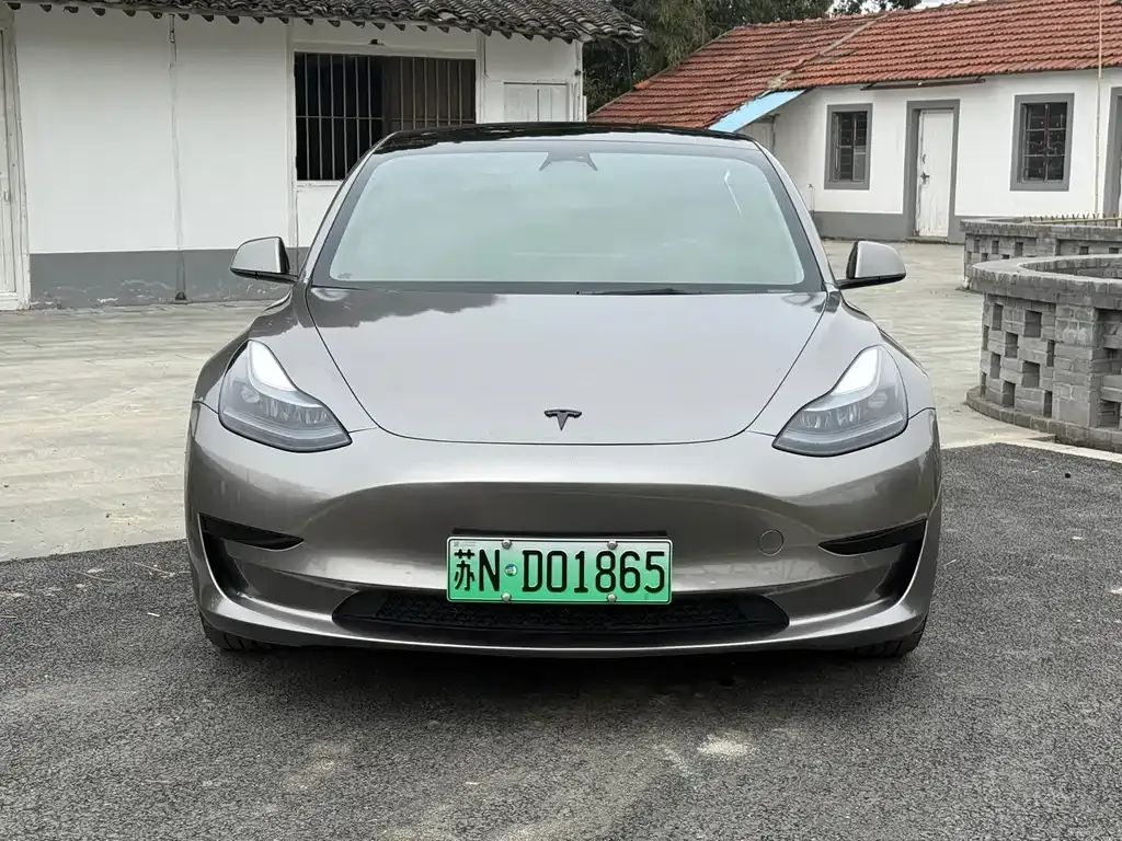 Tesla Model 3 — фото 7