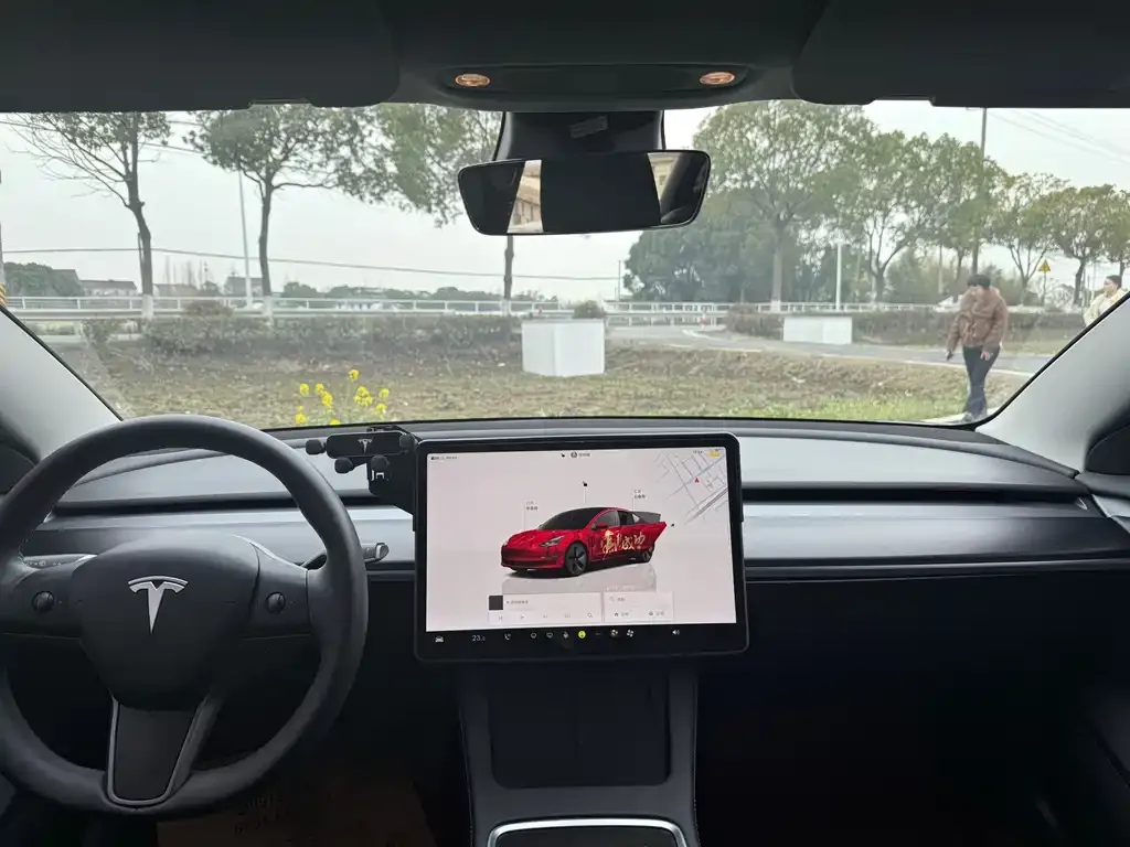 Tesla Model 3 — фото 5