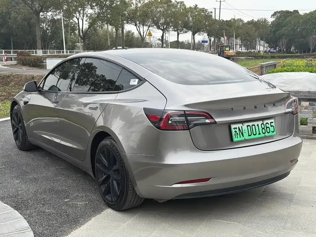 Tesla Model 3 — фото 2