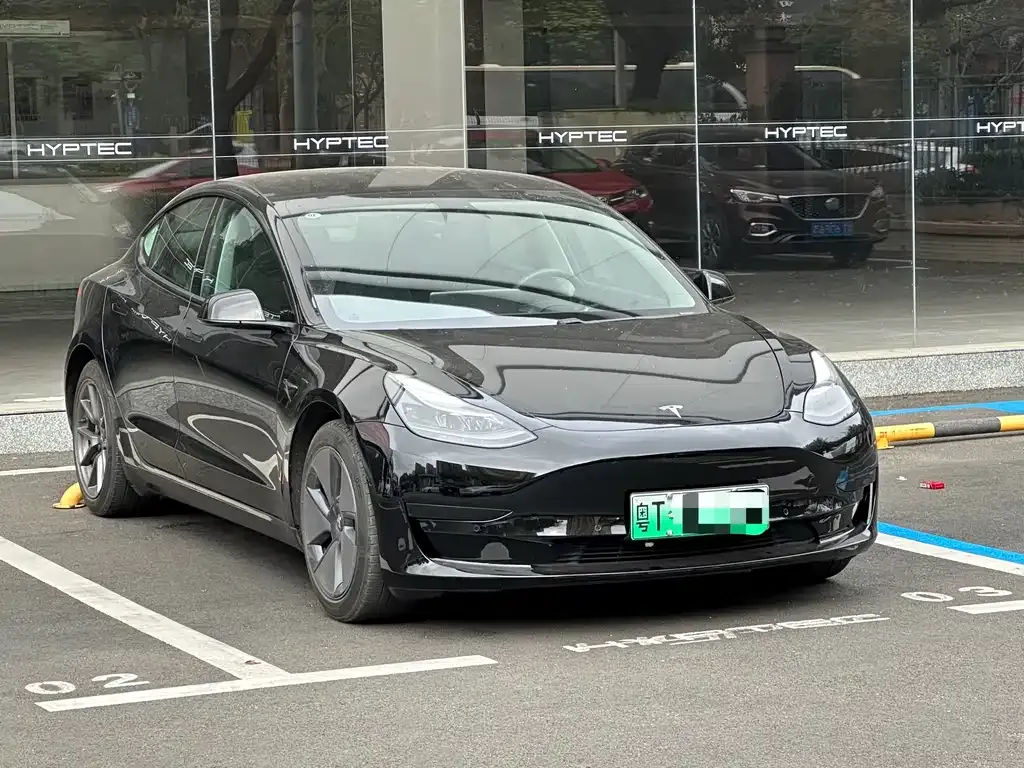 Tesla Model 3 — фото 7