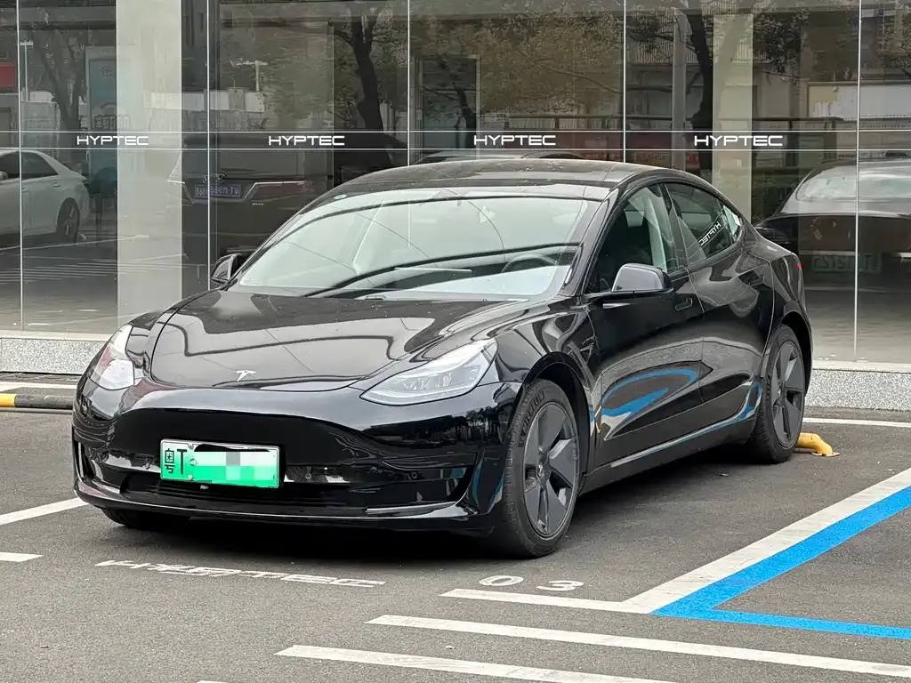 Tesla Model 3 — фото 8