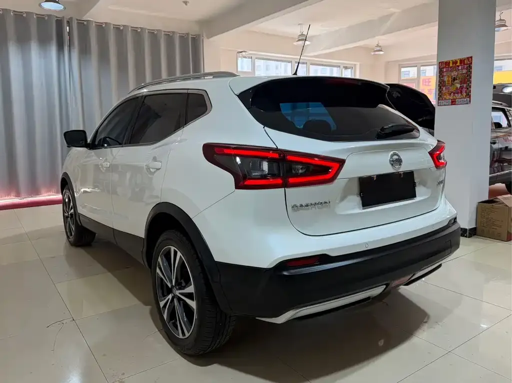 Nissan Qashqai — фото 10