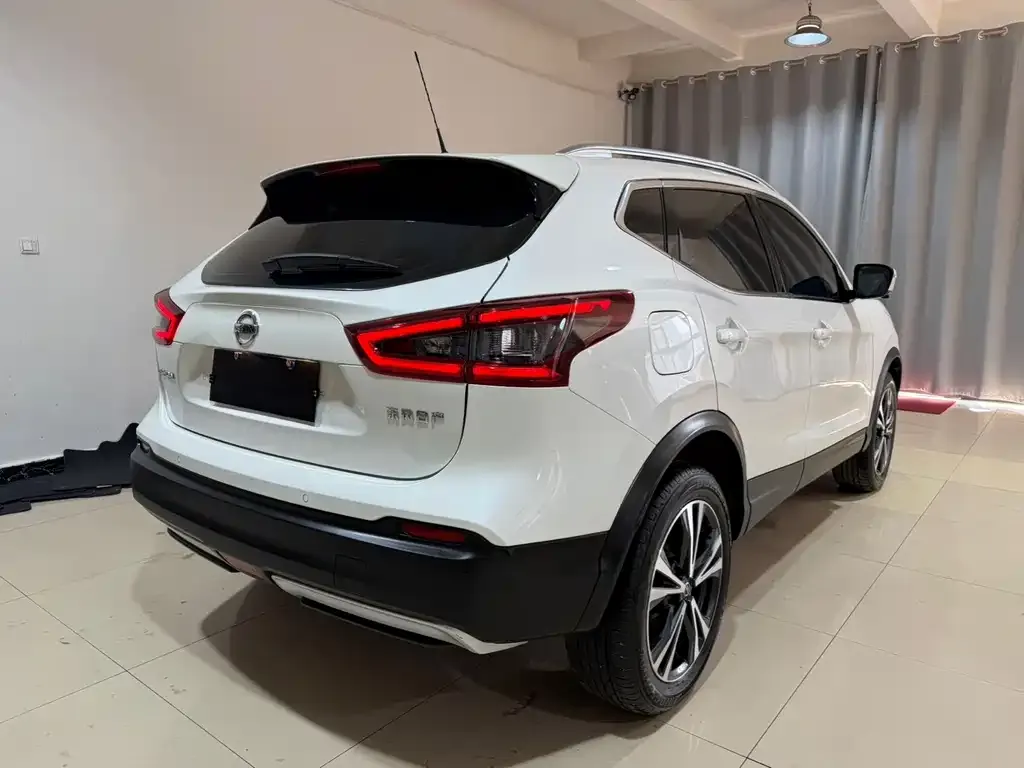 Nissan Qashqai — фото 2