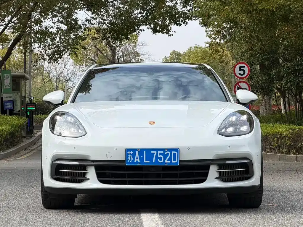 Porsche Panamera — фото 10