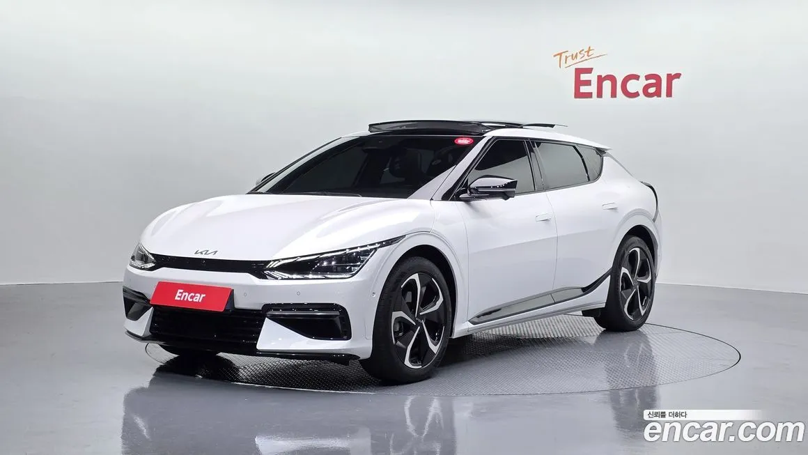 Kia EV6 — фото 1