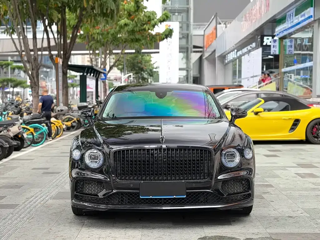 Bentley Flying Spur — фото 4