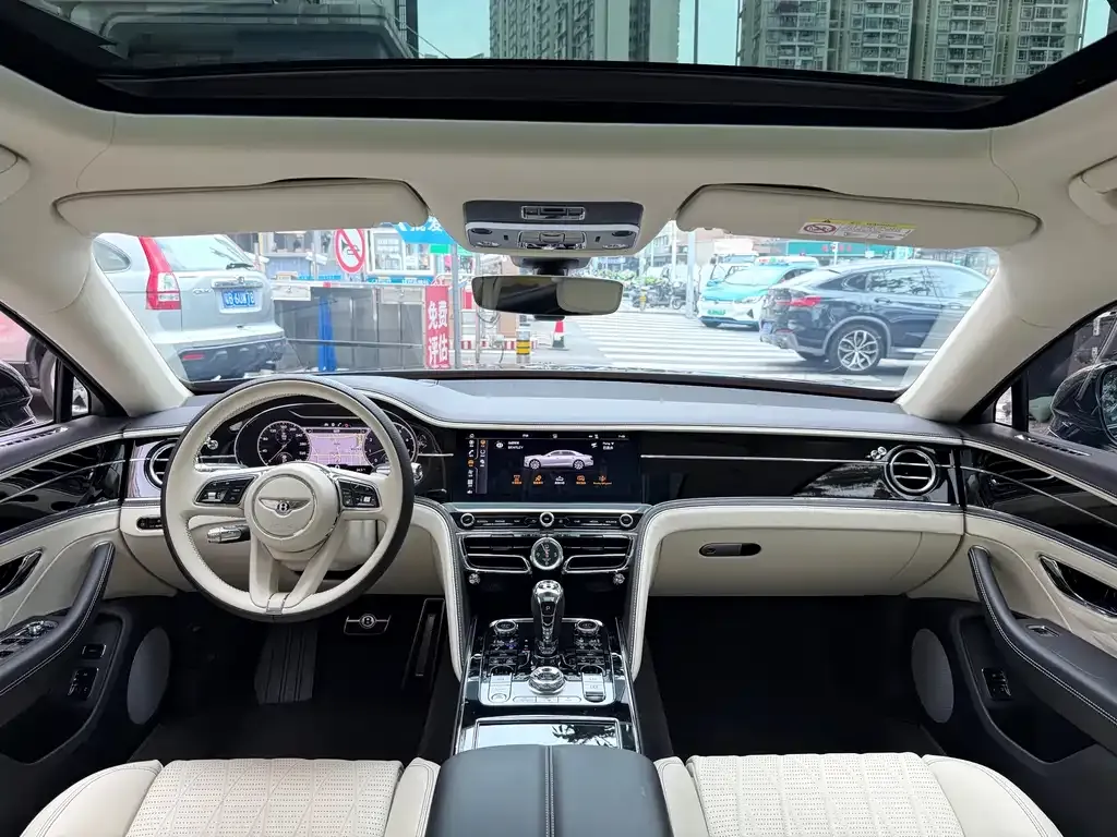Bentley Flying Spur — фото 2